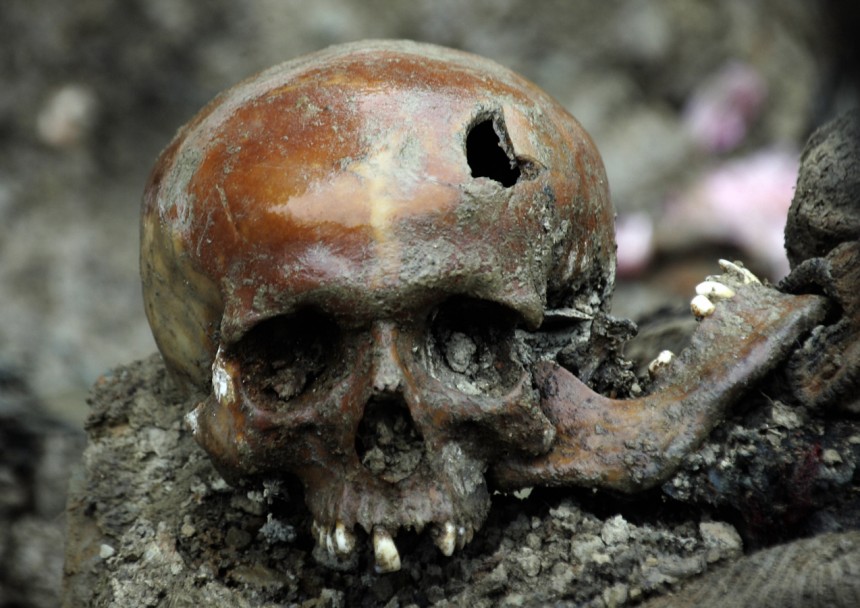 Schädel eines Opfers, dessen Überreste erst 2007 gefunden wurde beim Ort Budak in der Nähe von Srebrenica.
