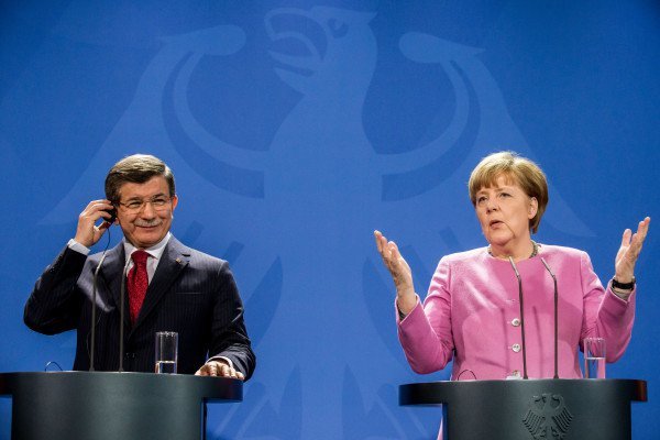 Merkel und Davutoglu im Bundeskanzleramt