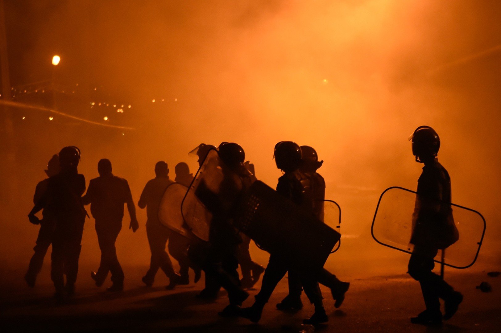 Besetzung armenischer Polizeistation,Zusammenstöße Polizisten Demonstranten Armenien