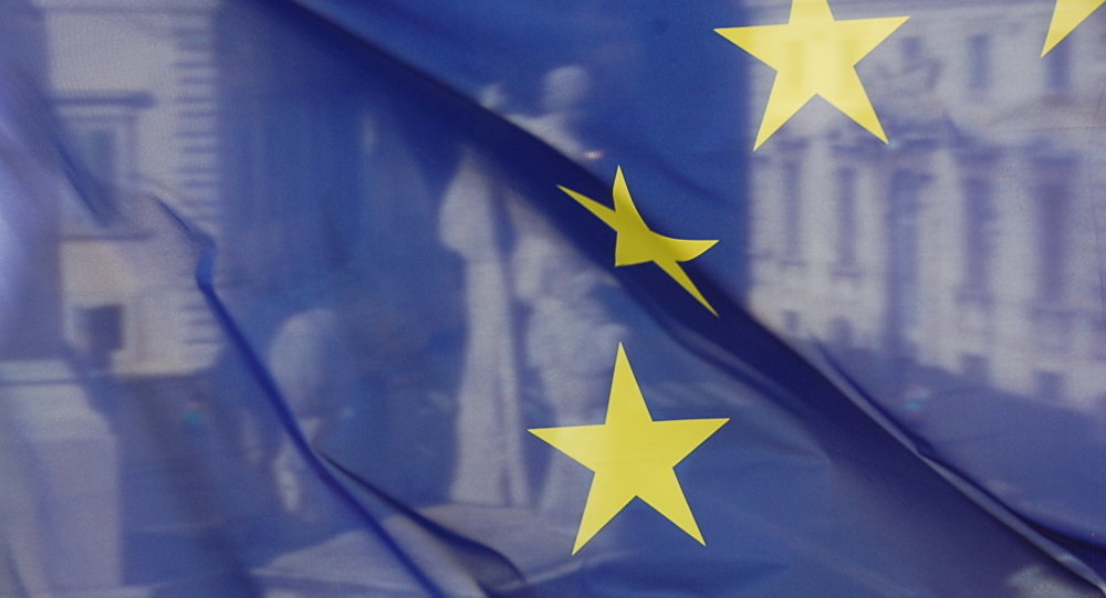 EU-Flagge Zerfall