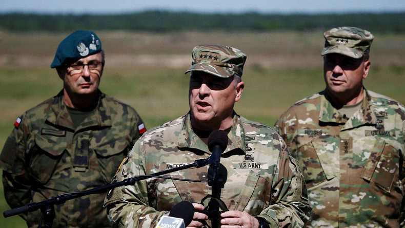 US-Militär, US-Soldaten, US-Generalstabschef Mark Milley (Mitte)