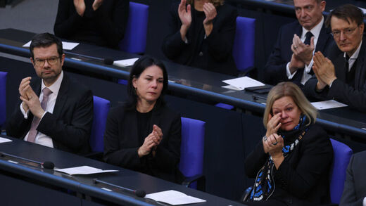 Baerbock und Faeser Tränen im Bundestag