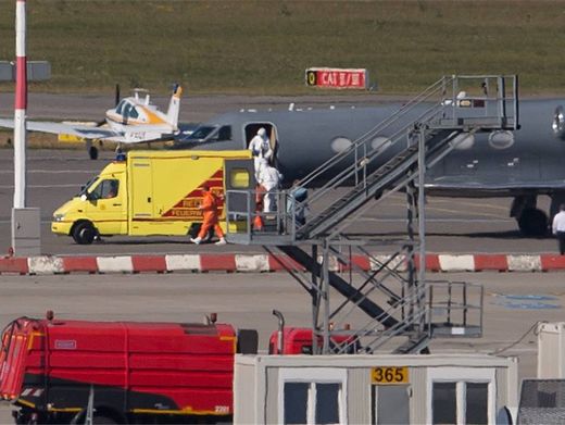 ebola hamburg flugzeug