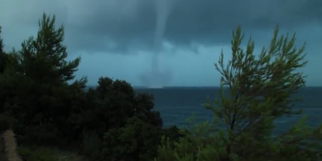 Wasserhose wird zu Tornado in Kroatien
