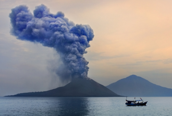 Krakatau zwischen Java und Sumatra