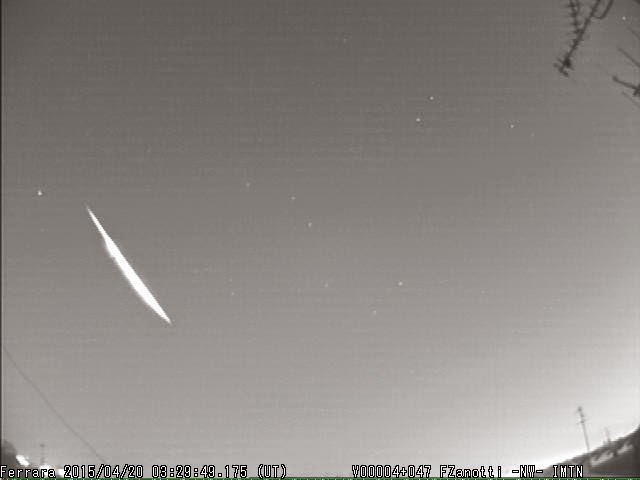 Italy Feuerball Meteor 032949 UT 20APR2015