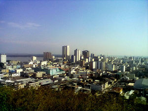 Imagen del centro de Guayaquil tomada desde las afueras de Ecuavisa en el Cerro del Carmen.
