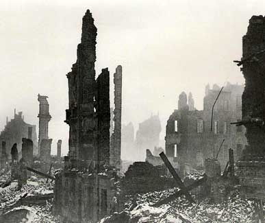 Zerstörtes Dresden 1945