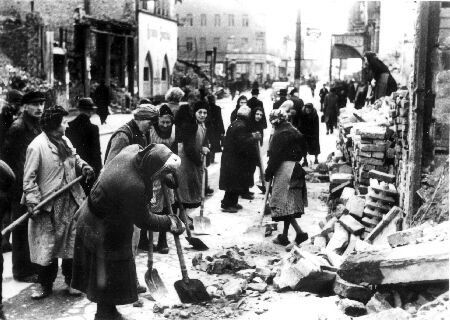 Trümmerfrauen 2. Weltkrieg