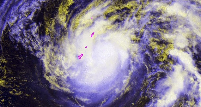 Taifun Dolphin nahe Guam 15. Mai 2015.      