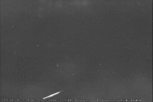 Estscao, VRG-MG, Brasil Meteor 2324 UTC 24JUN2015
