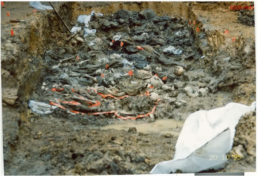 Srebrenica Massengrab Genozid Opfer 1995 mass grave genocid victimc