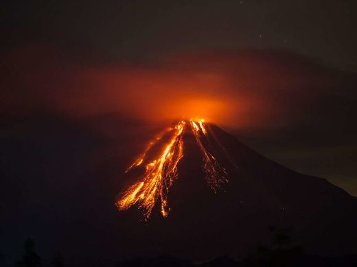 Vulkan Colima spuckt Lava und Asche Juli 2015