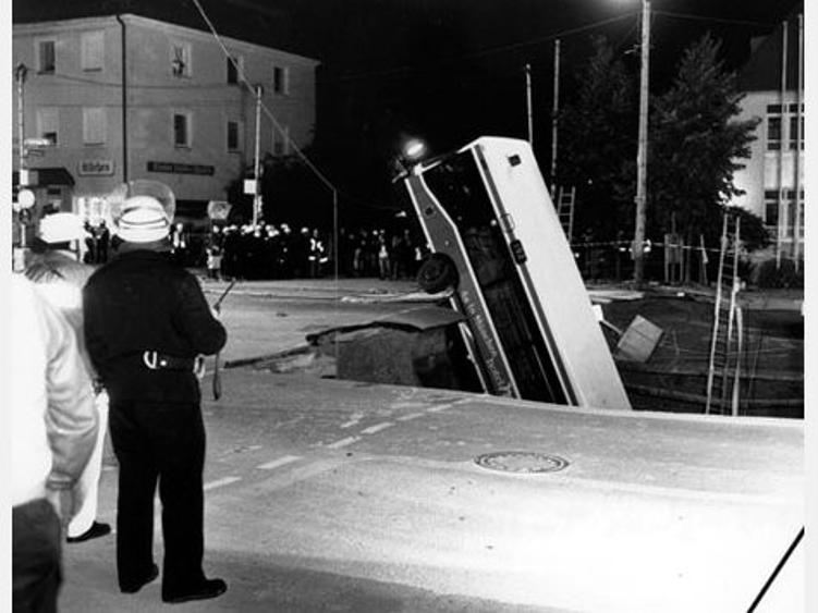 Krater Erdfall Busunglück München Trudering September 1994