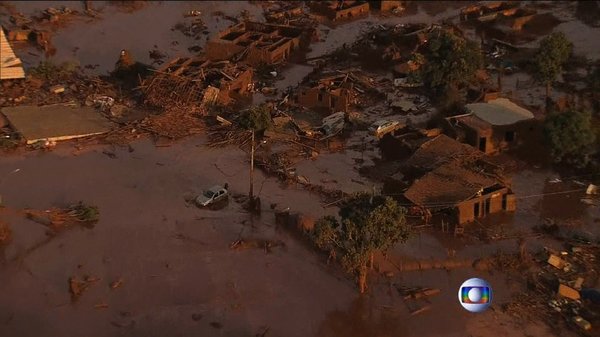 Überflutungen durch Dammbruch in Bento Rodrigues November 2015