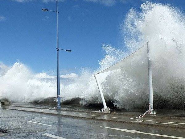 wave