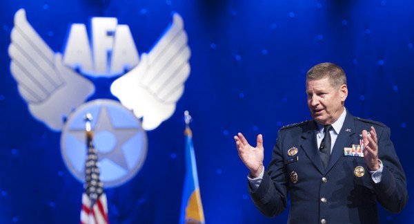 Klicken um zu vergrößern General Robin Rand USAF