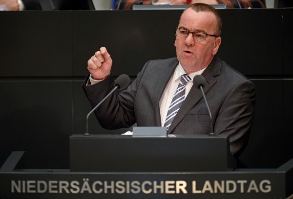Klicken um zu vergrößern Niedersachsens Innenminister Boris Pistorius (SPD)
