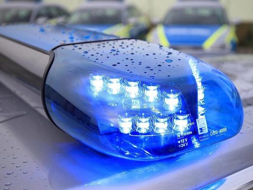 rundumleuchte, polizeiauto, polizei symbolfoto