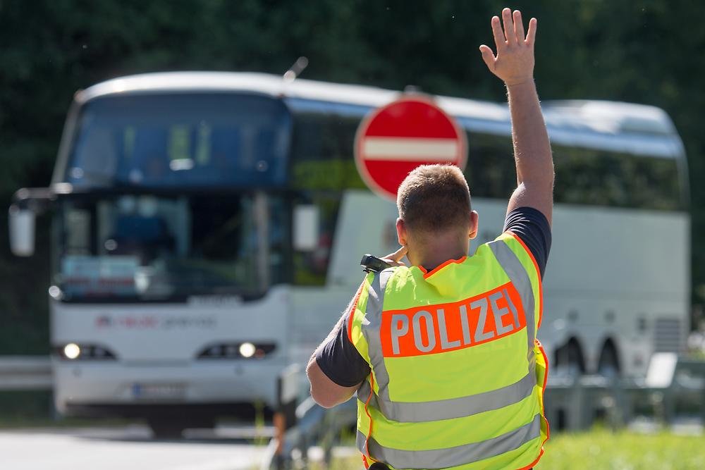 polizist, reisebus