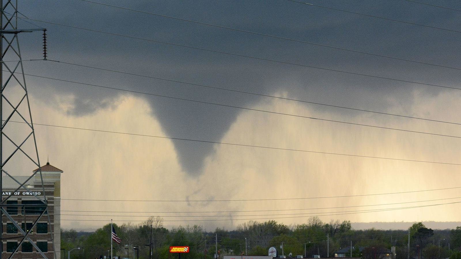 Ein Tornado fegte am 30. März 2016 durch Tulsa im US-Bundesstaat Oklahoma.