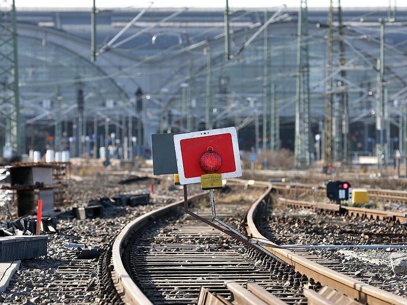sperrschild bahn