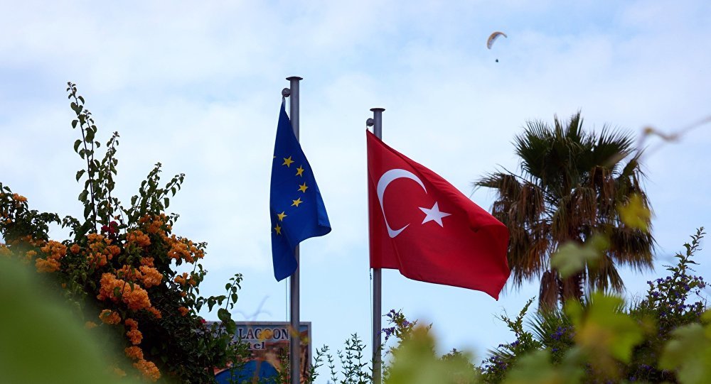 Flaggen Europa und Türkei