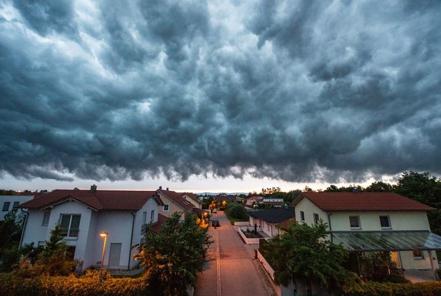 Dunkle Gewitterwolken über Straubing Mai 2016