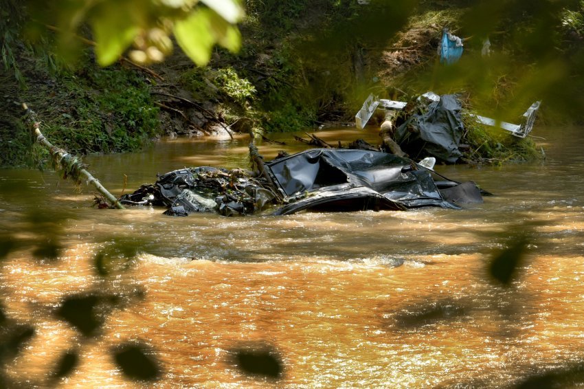 Zerstörtes Auto im Patapsco River in Howard County