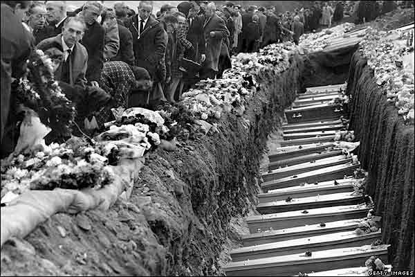 Long after Aberfan dropped out of the news headlines, the people of the town were still coming to terms with their feelings of grief, anger and even guilt. Doctors reported an increase in breakdowns and drink and stress-related illnesses. 