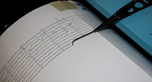 Seismograf, Erdbeben symbolfoto