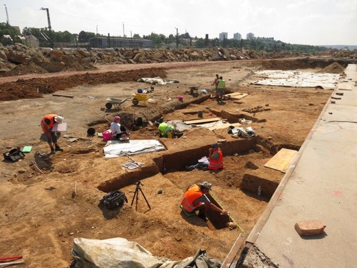 Grabung im Dörnberg-Areal in Regensburg: Zwischen den Gräbern Tausender Römer stießen die Archäologen auch auf Gräber aus dem frühen Mittelalter.
