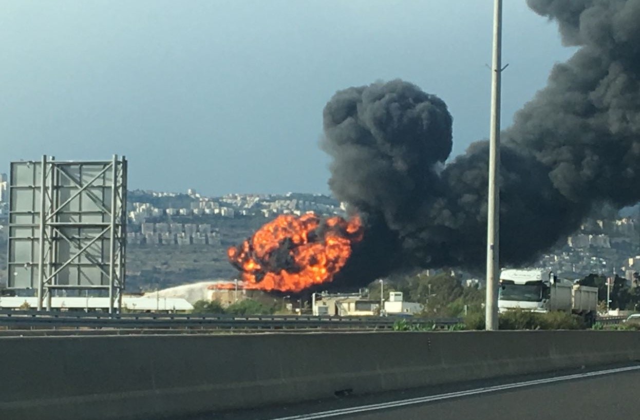 explosion raffinerie israel