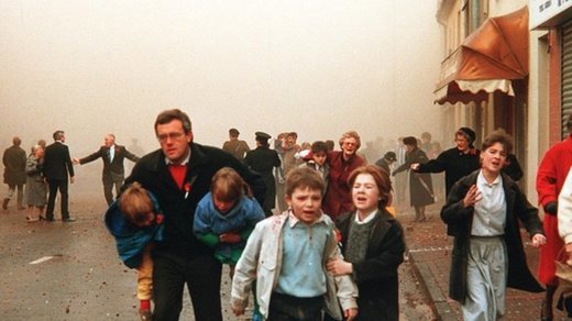 1987 tötete eine IRA-Bombe im nordirischen Enniskillen elf Menschen, die eine Militärparade verfolgten, 63 weitere wurden verletzt. 
