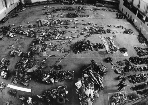 1970 forderte das Attentat auf den Swissair-Flug 330 47 Menschenleben: Das Bild zeigt die Trümmer des Flugzeuges in der Swissair-Werft in Kloten.