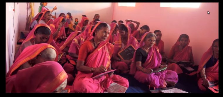 Schule für alte indische Frauen