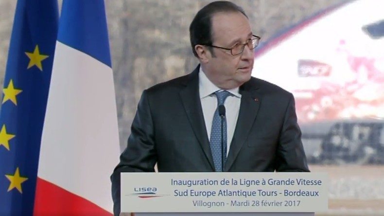 François Hollande in Villognon