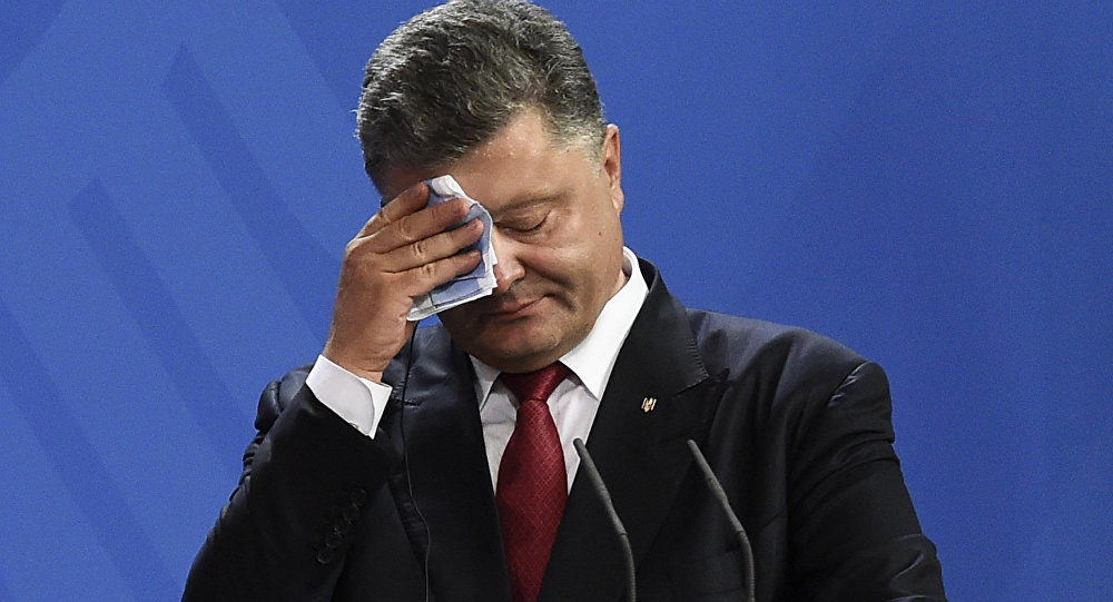 Poroschenko mit Taschentuch