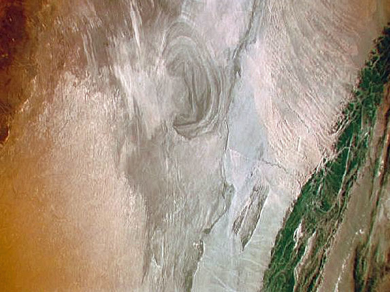Einst See, heute Wüste: Satellitenaufnahme vom mittleren Teil des Seebeckens Lop Nor.