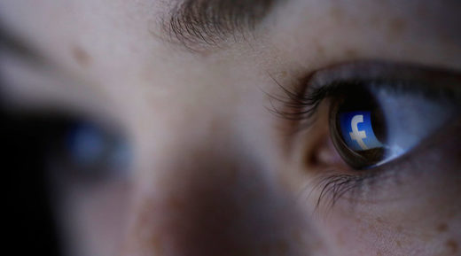 Facebook child eyes, facebook symbolbild