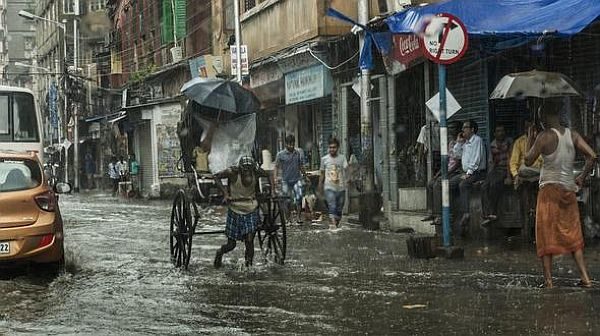 Die seit mehreren Wochen andauernde Hochwasserlage in Indien hat sich verschlimmert.