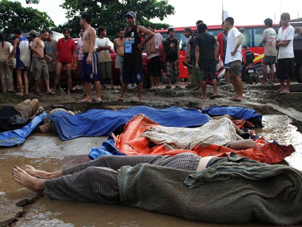 Etwa 40 Tote und 240 Vermisste wurden allein in Iligan City gezählt, nachdem Starkregen gefolgt von Blitzfluten durch Sturm 
