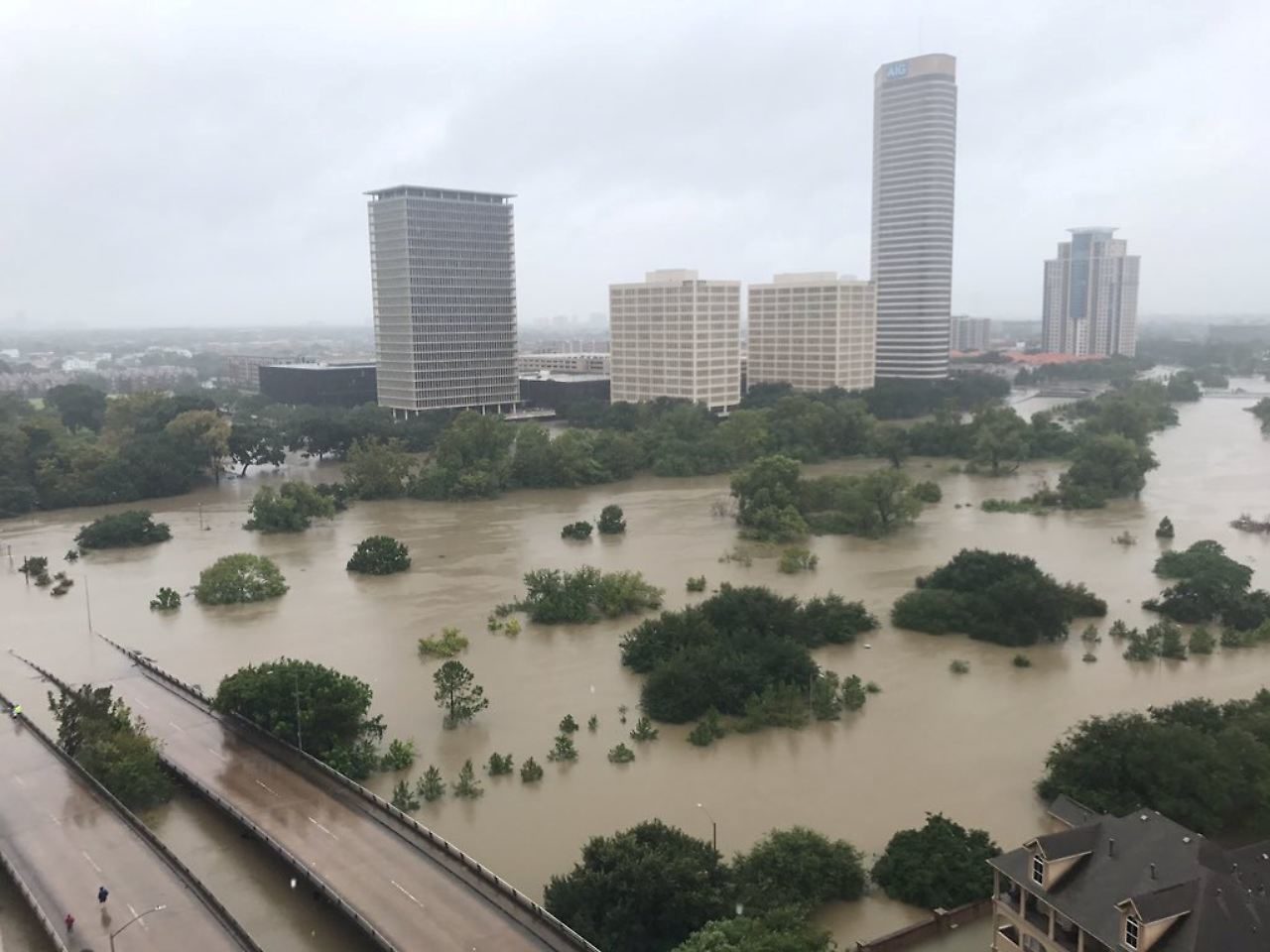 Ein Blick auf die überflutete Innenstadt von Houston. Flut durch Hurrikan 