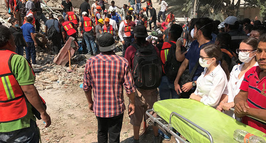 Bergung und Versorgung von Opfern Erdbeben Mexiko