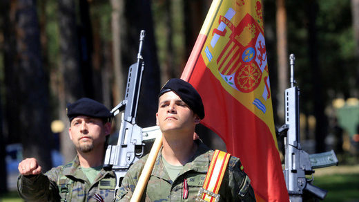 Spanische Soldaten bei Parade