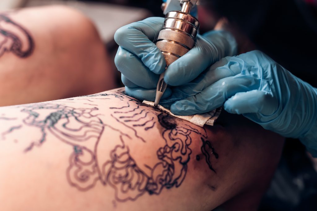 Tätowierungsvorgang, Tattoo Gefahren, Tattoo Gift