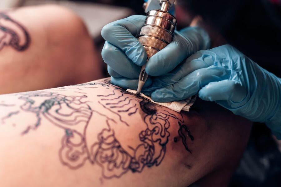 Tätowierungsvorgang, Tattoo Gefahren, Tattoo Gift