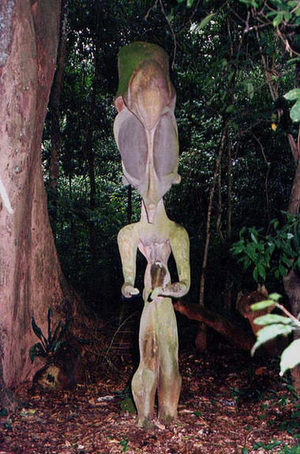 Alien Skulptur Nigeria