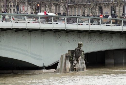 Seine flooding Paris january 2018