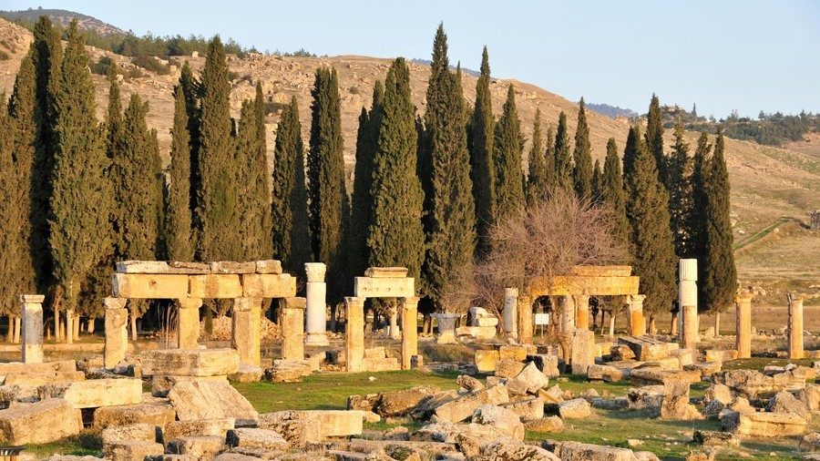 Archaeological sites at Hierapolis; Archäologische Ausgrabungsstätte im antiken Hierapolis